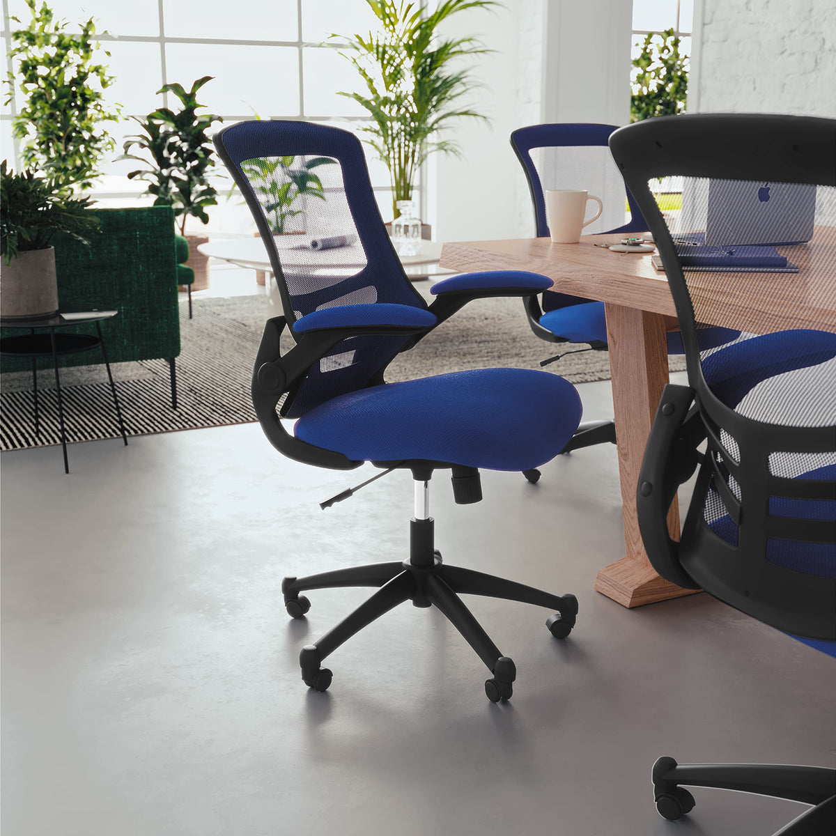 Flash Furniture Set of 4 Mid-Back Swivel Ergonomic Task Office Chairs with Flip-Up Arms, Black Mesh